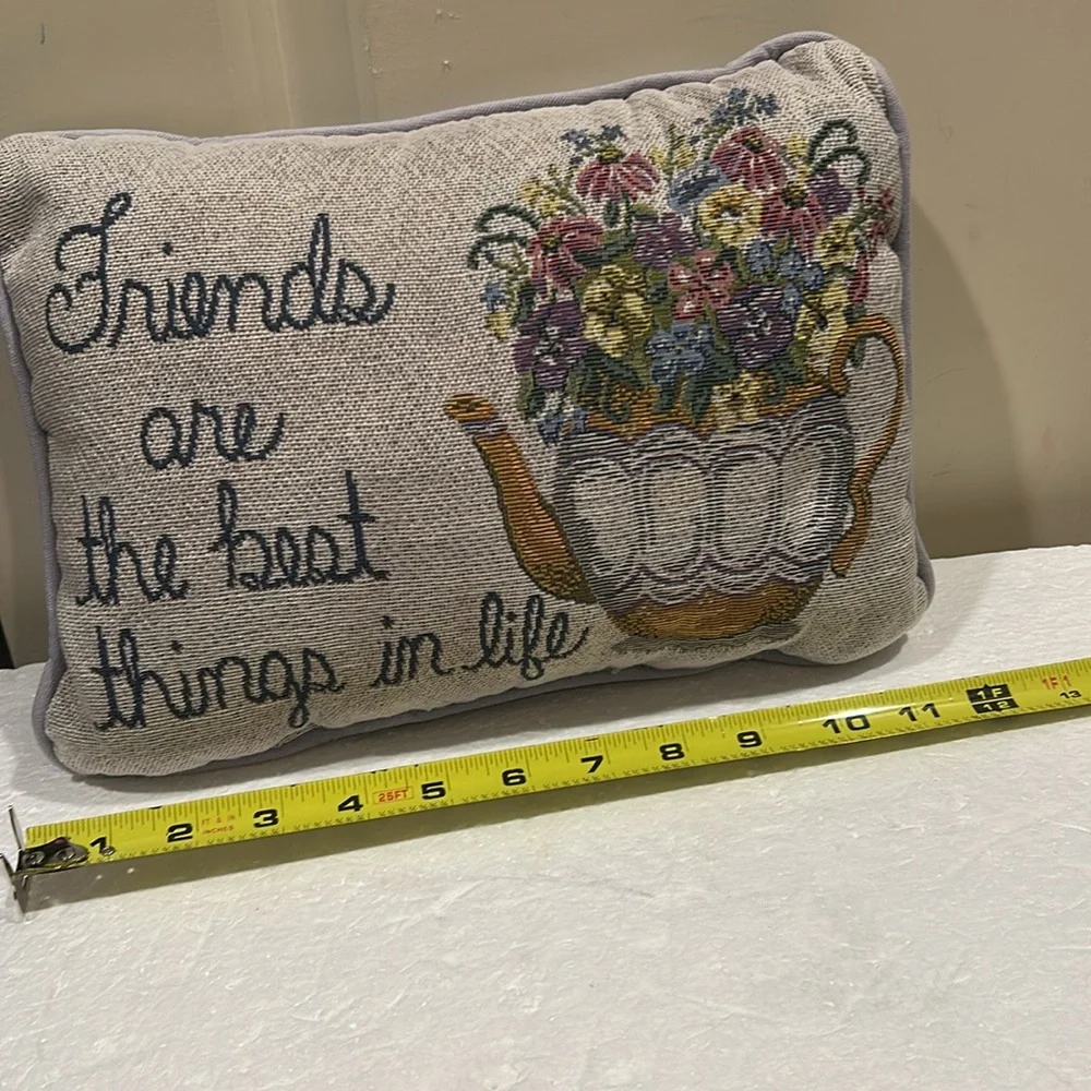 Tapestry Throw Pillow graphic “Friends Are The Best Thing In Life”Home Decor
